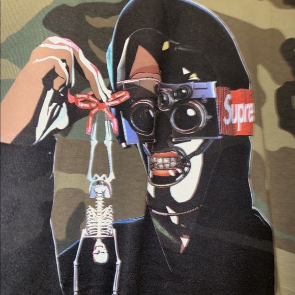 Supreme - Picture 3 of 6